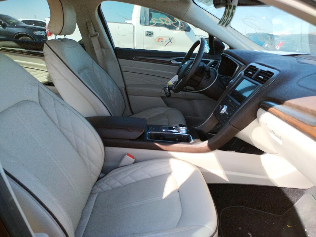 Photo 5 from auction – 2017 FORD FUSION TIT with VIN 3FA6P0K97HR100292
