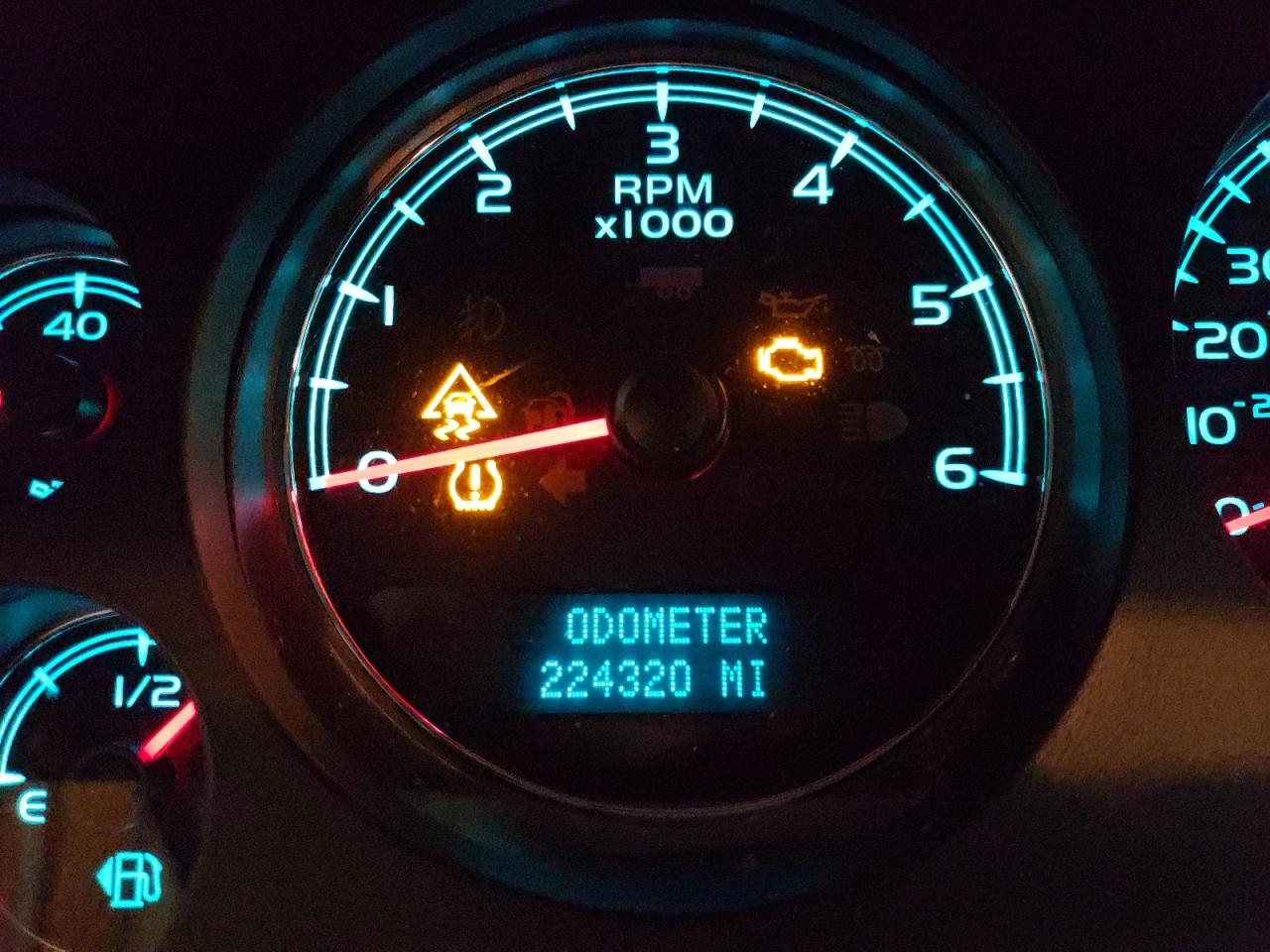 Photo 8 from auction – 2008 GMC YUKON with VIN 1GKFK13088J215271