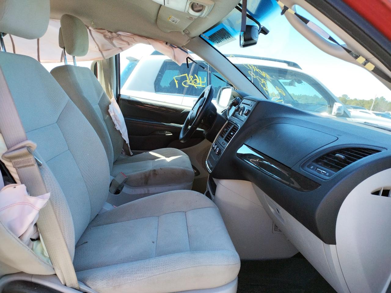 Photo 5 from auction – 2015 DODGE CARA GRAND with VIN 2C4RDGBG4FR686900