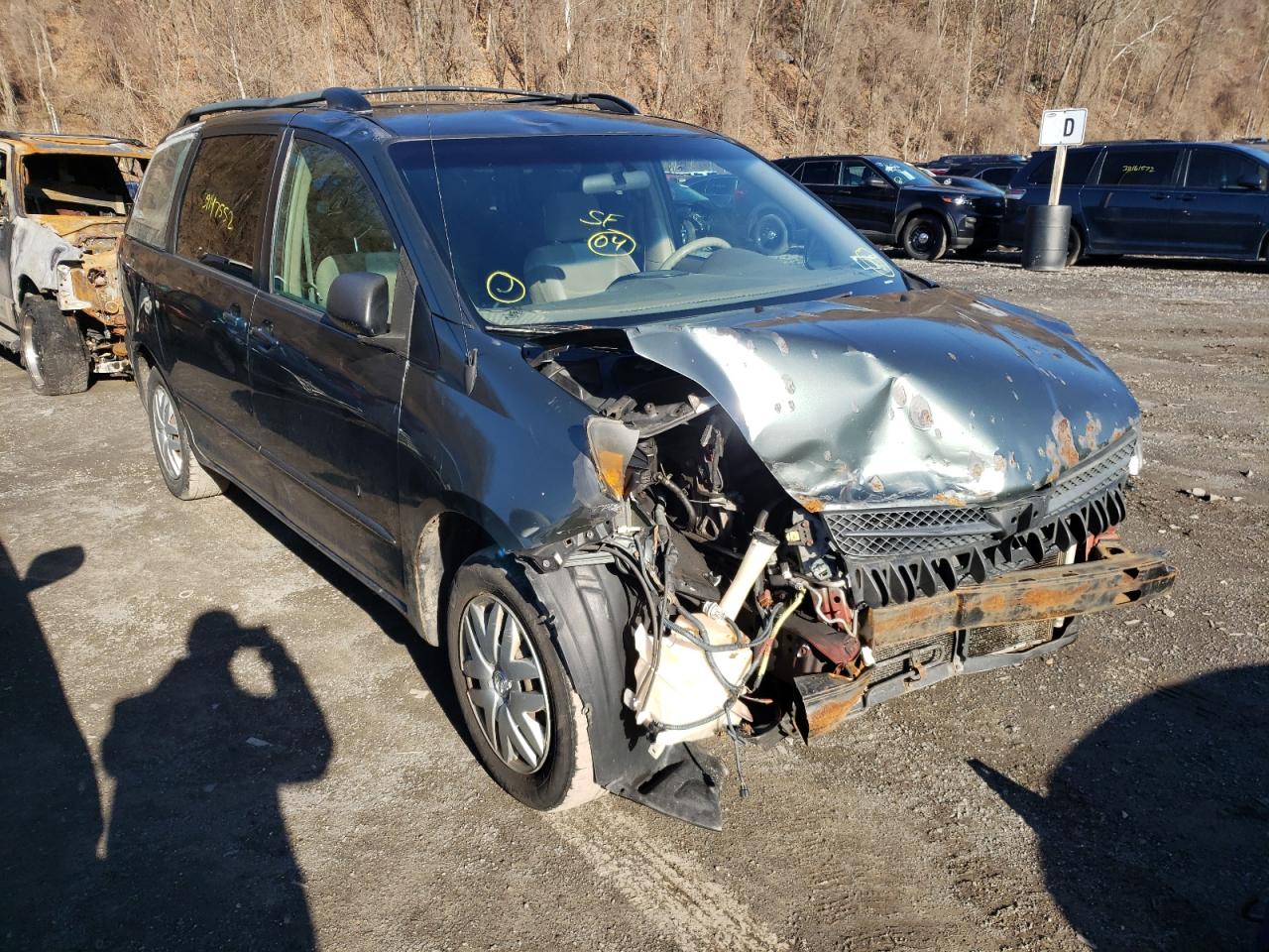 TOYOTA SIENNA 2004 with VIN 5TDZA23CX4S152067 - Photo from auction