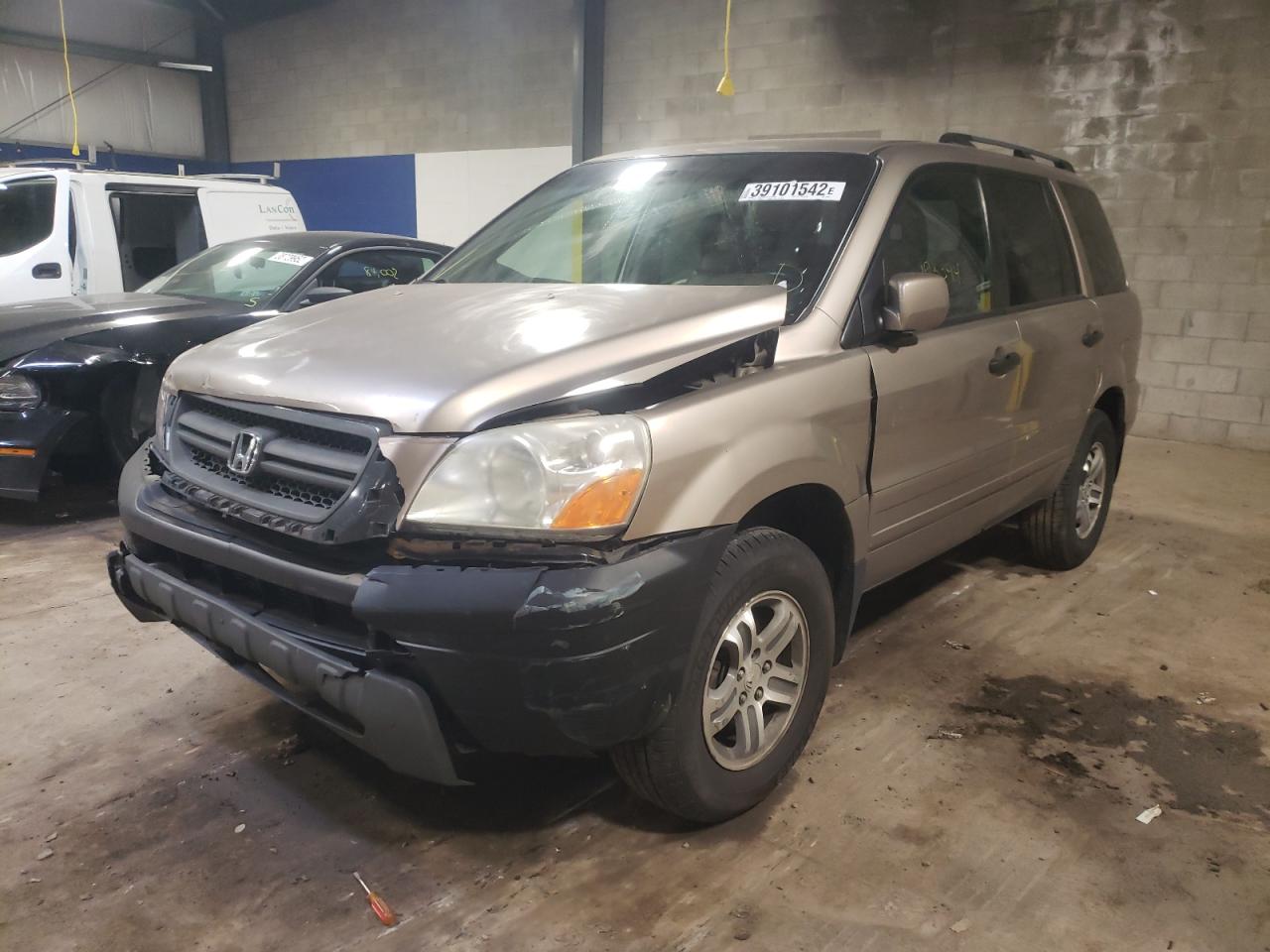 Photo 2 from auction – 2004 HONDA PILOT EXL with VIN 2HKYF18594H594989