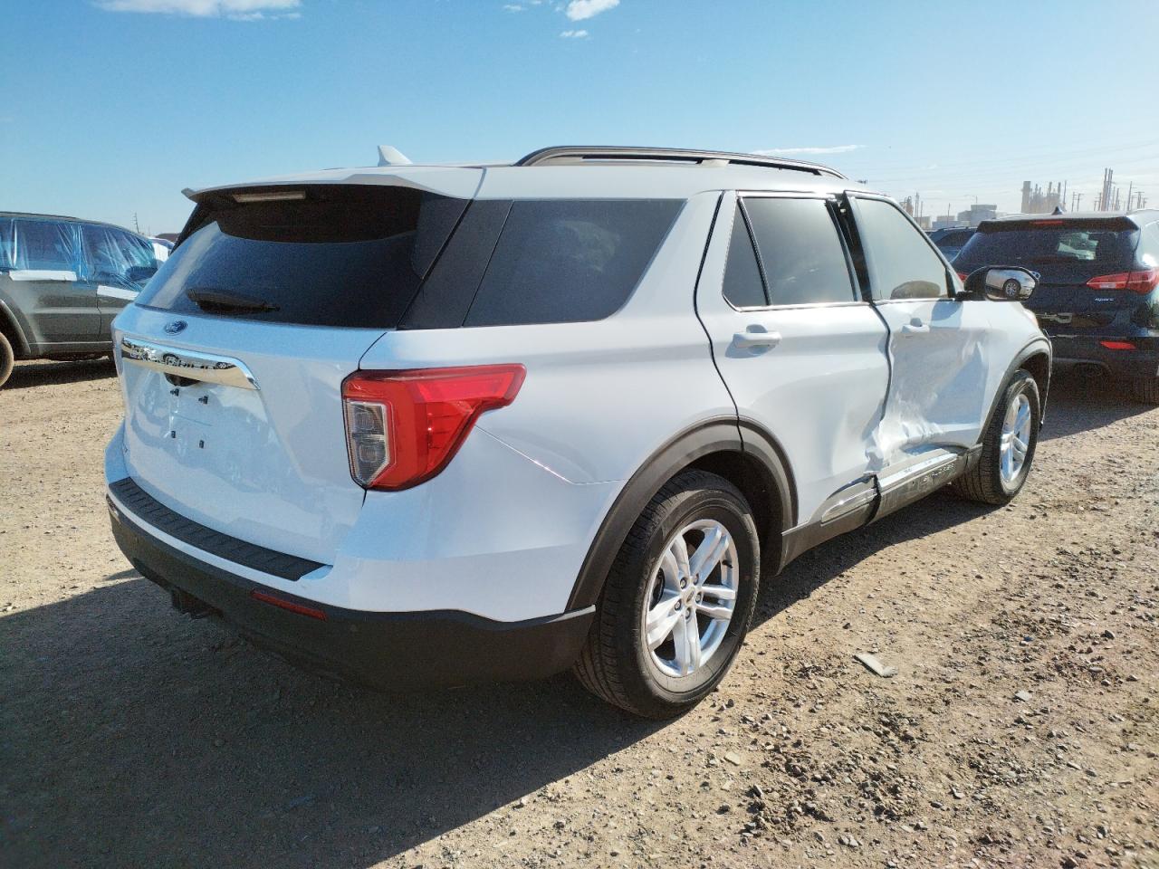 Photo 4 from auction – 2020 FORD EXPLORER X with VIN 1FMSK7DH6LGD06591