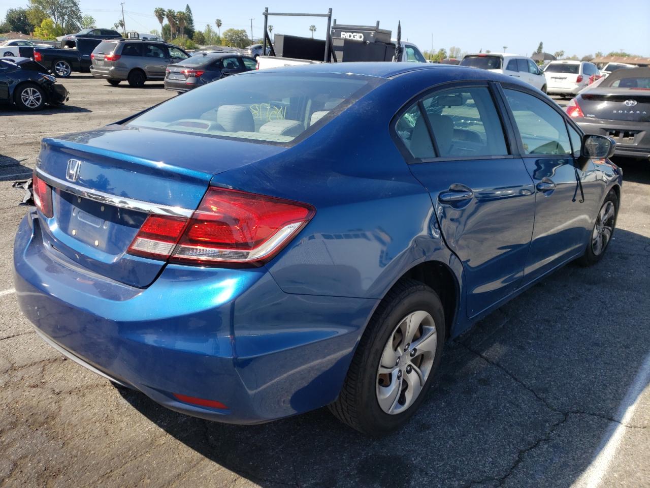 Photo 4 from auction – 2015 HONDA CIVIC LX with VIN 19XFB2F54FE217067