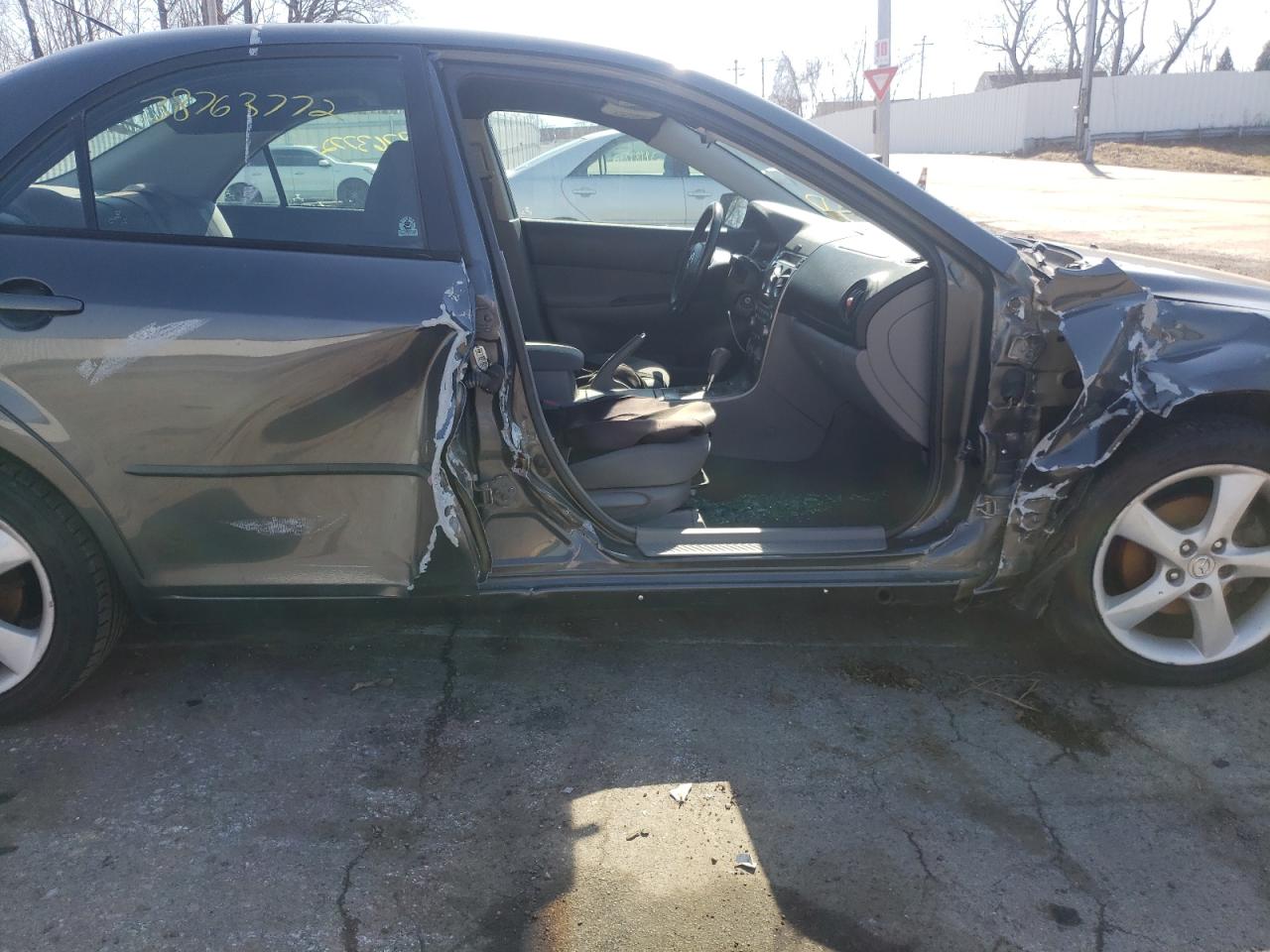 Photo 9 from auction – 2005 MAZDA 6 I with VIN 1YVFP80C755M41594