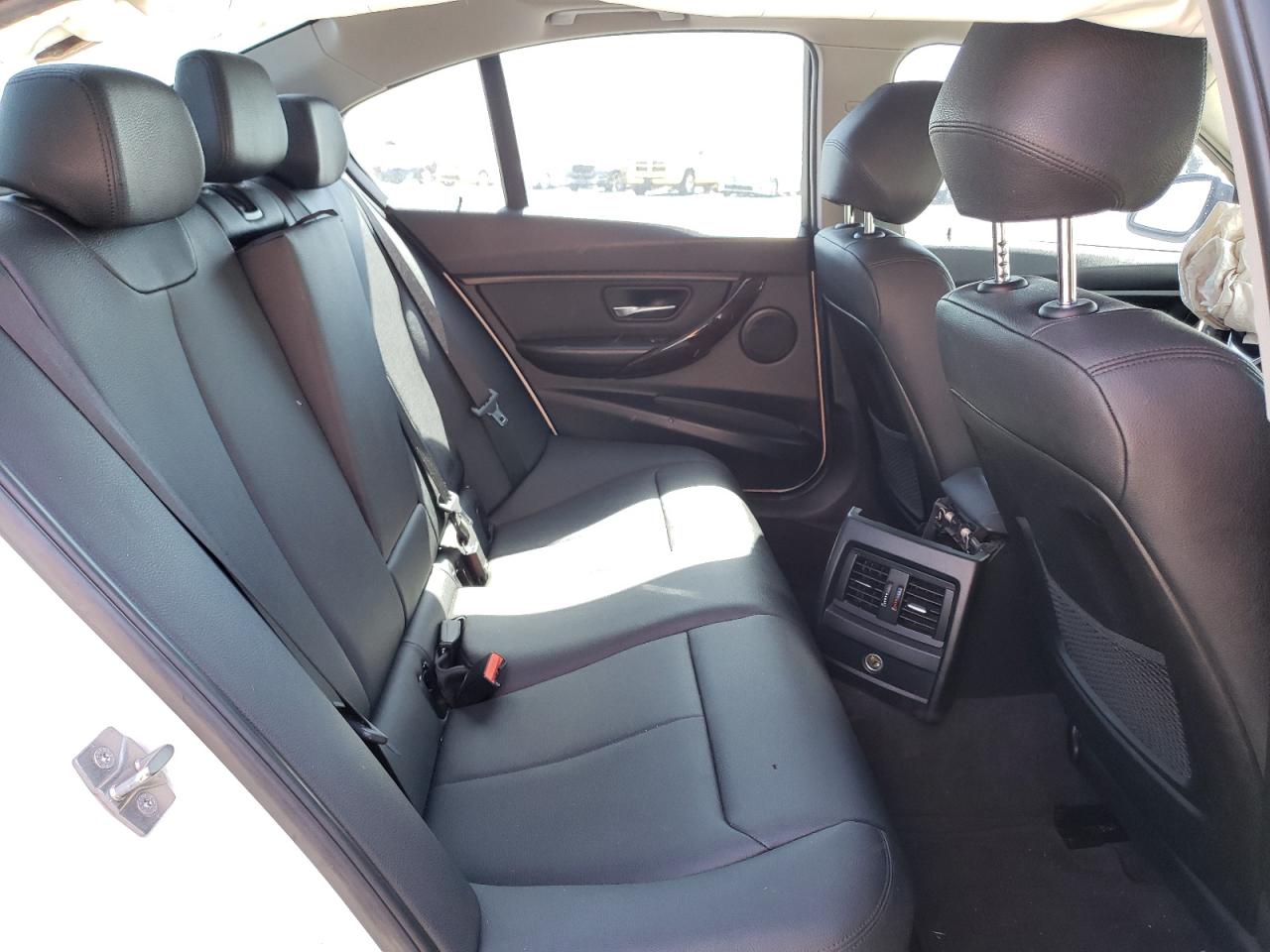 Photo 6 from auction – 2014 BMW 328 I SULE with VIN WBA3C1C59EK112239