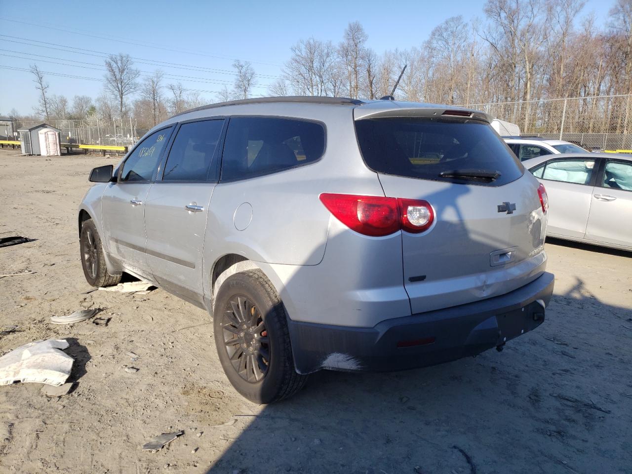 Photo 3 from auction – 2011 CHEVROLET TRAVERSE L with VIN 1GNKRFED8BJ230628