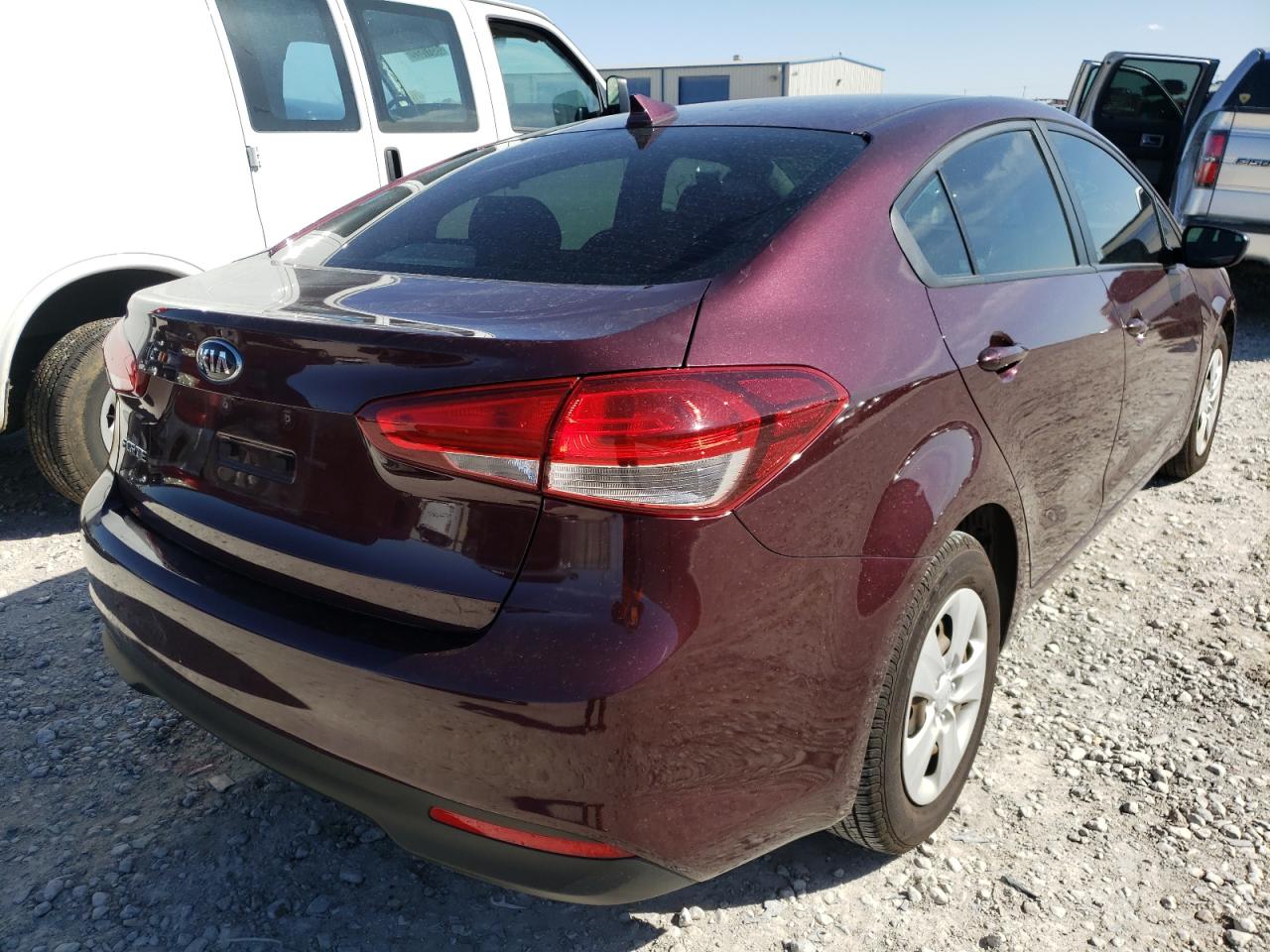 Photo 4 from auction – 2018 KIA FORTE LX with VIN 3KPFL4A77JE187475