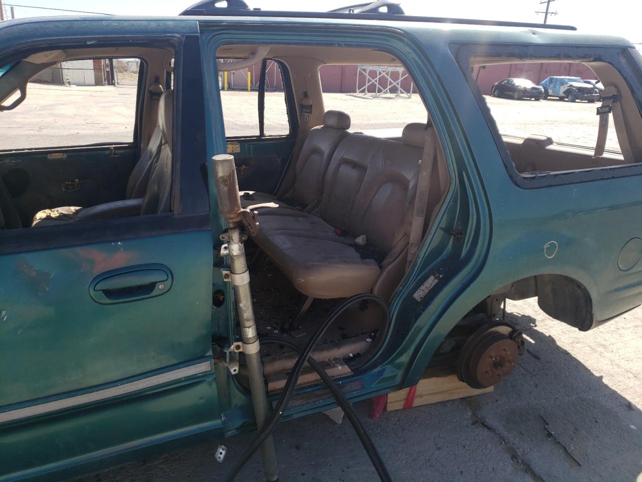 Photo 9 from auction – 1997 FORD EXPEDITION with VIN 1FMEU17L9VLB49668