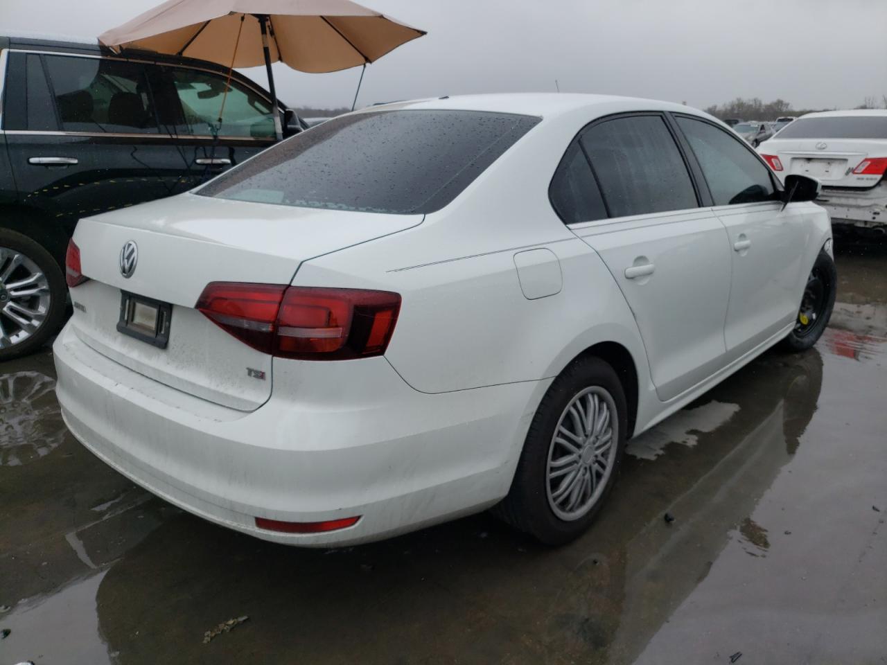 Photo 4 from auction – 2017 VOLKSWAGEN JETTA S with VIN 3VW2B7AJ2HM395808