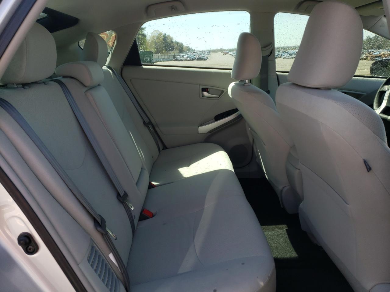 Photo 6 from auction – 2014 TOYOTA PRIUS with VIN JTDKN3DU5E1802246