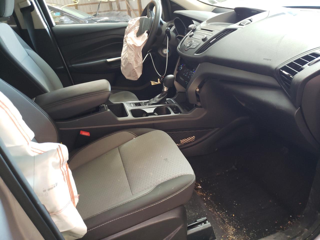 Photo 5 from auction – 2017 FORD ESCAPE SE with VIN 1FMCU9G91HUB71060