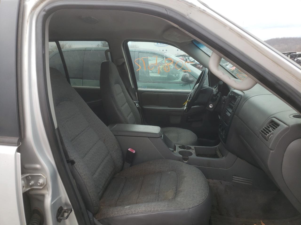 Photo 5 from auction – 2002 FORD EXPLORER X with VIN 1FMZU62E62UB11618