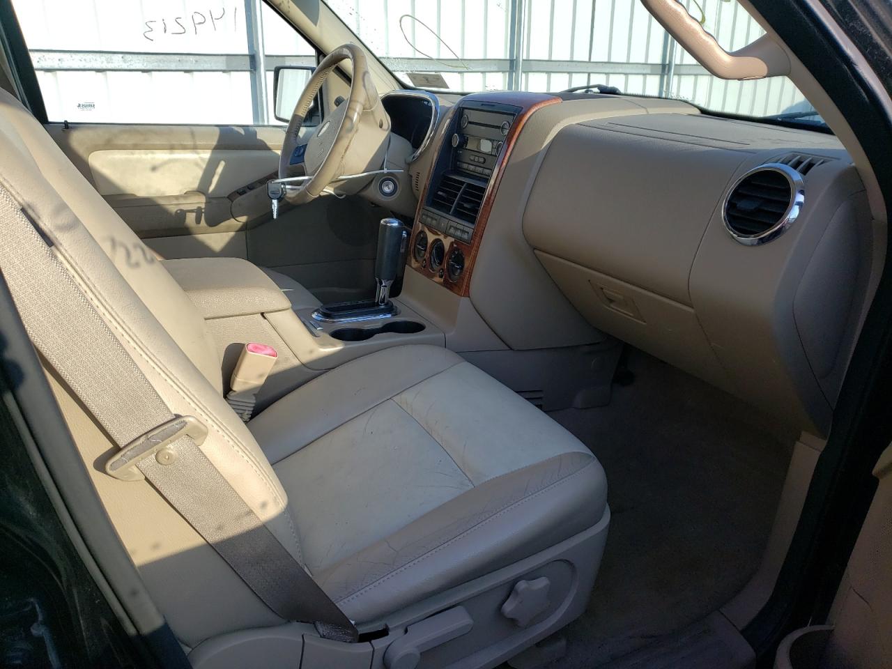 Photo 5 from auction – 2008 FORD EXPLORER E with VIN 1FMEU74E68UA65704