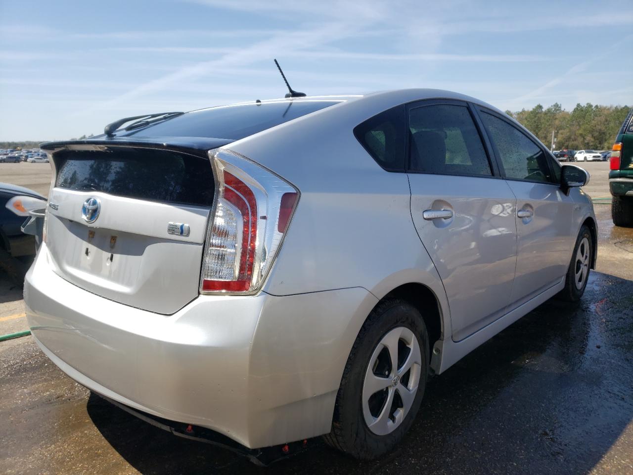 Photo 4 from auction – 2014 TOYOTA PRIUS with VIN JTDKN3DU5E1802246