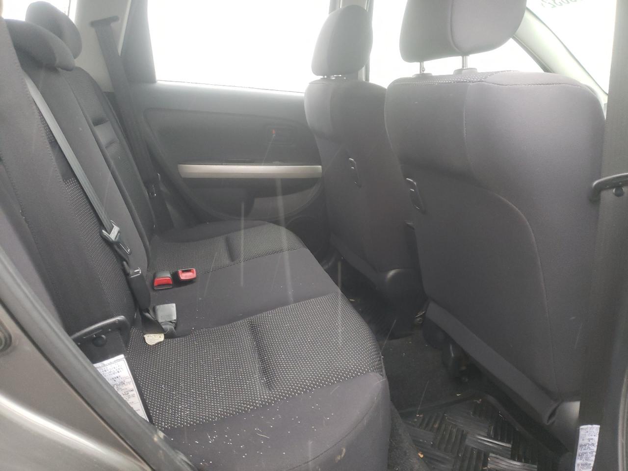 Photo 6 from auction – 2005 TOYOTA SCION XA with VIN JTKKT604950120157