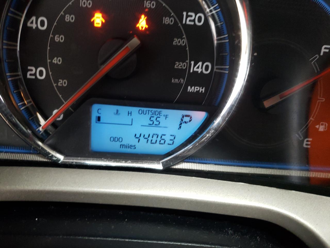 Photo 8 from auction – 2015 TOYOTA RAV4 LIMIT with VIN 2T3YFREV6FW229443