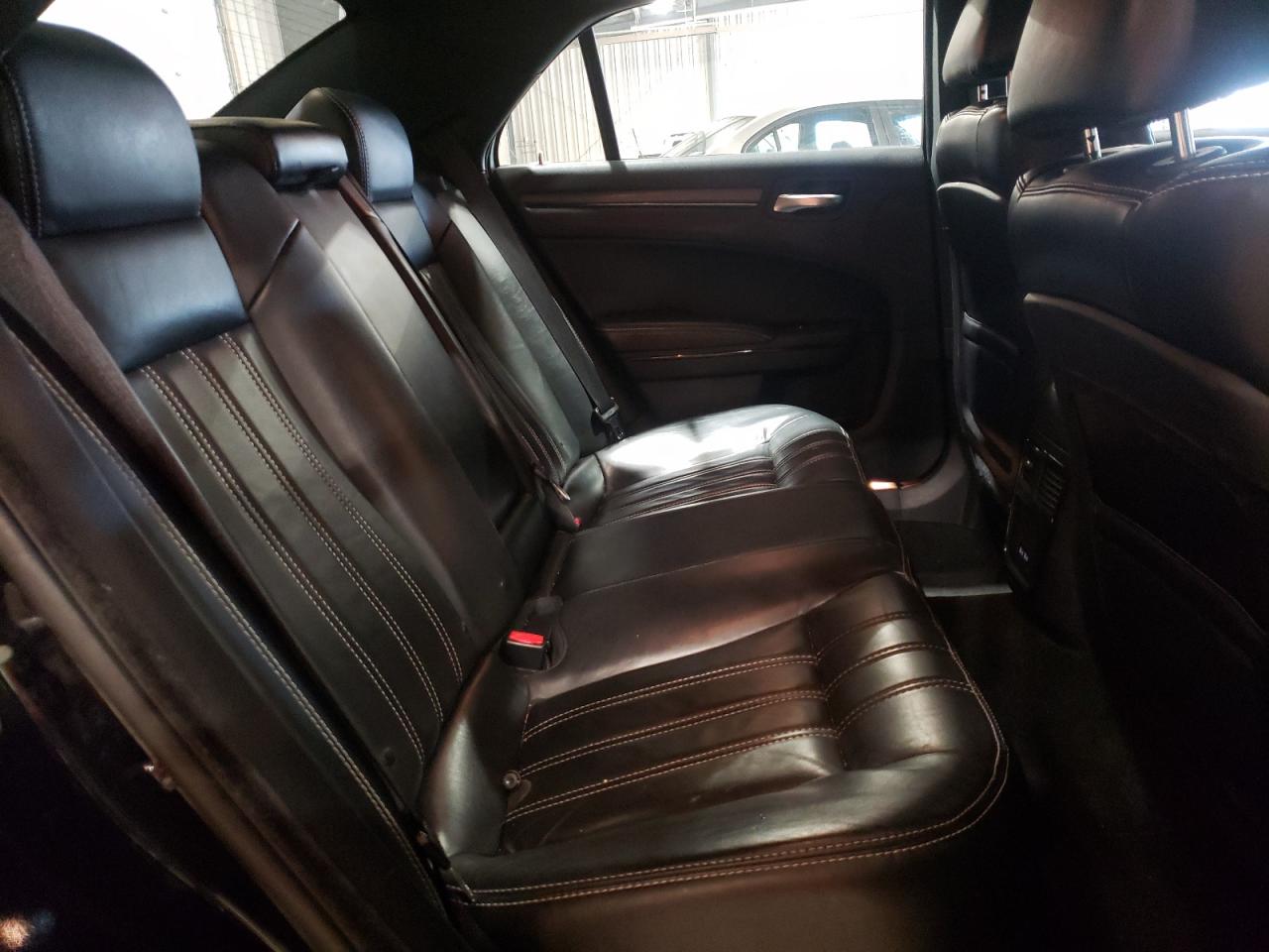Photo 6 from auction – 2016 CHRYSLER 300 S with VIN 2C3CCAGG5GH142156