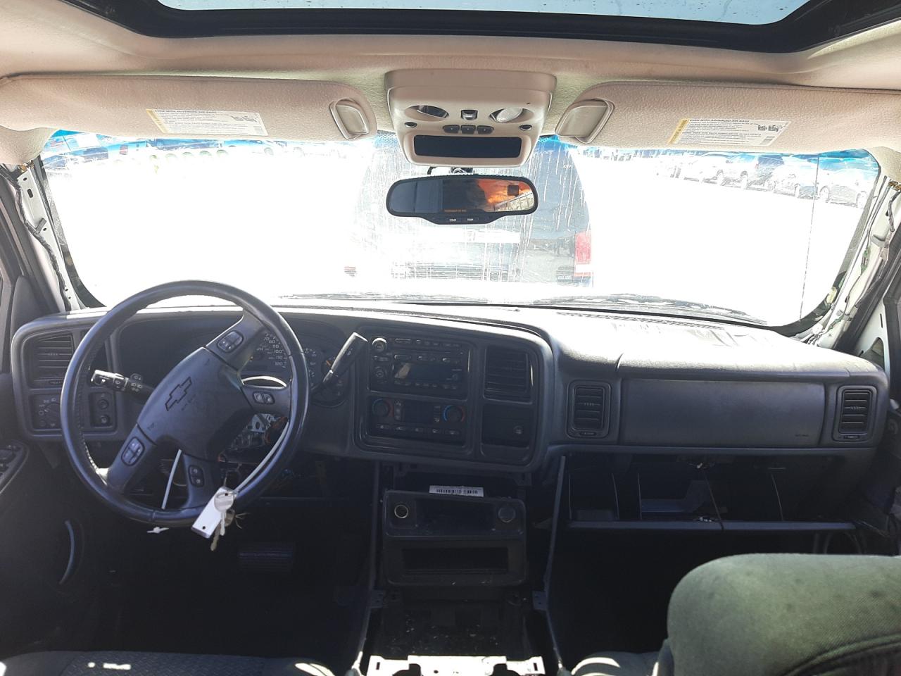 Photo 9 from auction – 2004 CHEVROLET AVALANCHE with VIN 3GNEC12T74G338465