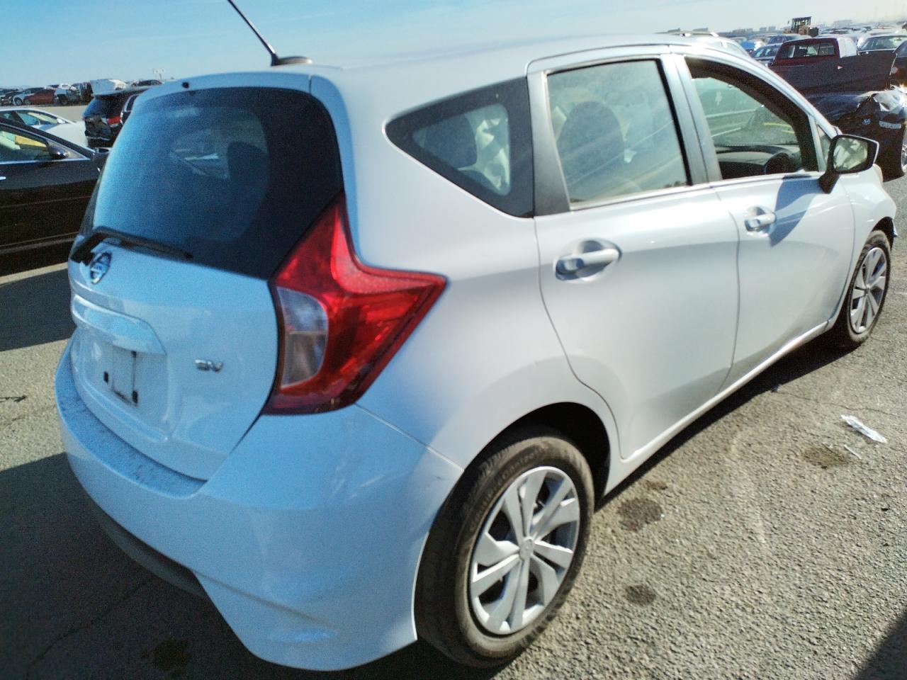 Photo 4 from auction – 2017 NISSAN VERSA NOTE with VIN 3N1CE2CP7HL358832