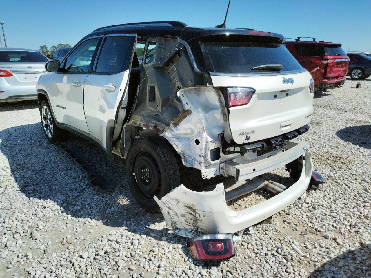 Photo 3 from auction – 2018 JEEP COMPASS LI with VIN 3C4NJDCB1JT264677