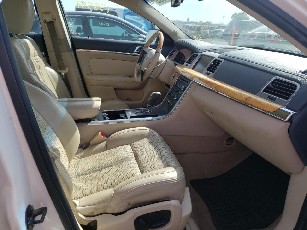 Photo 5 from auction – 2009 LINCOLN MKS with VIN 1LNHM93R49G602261