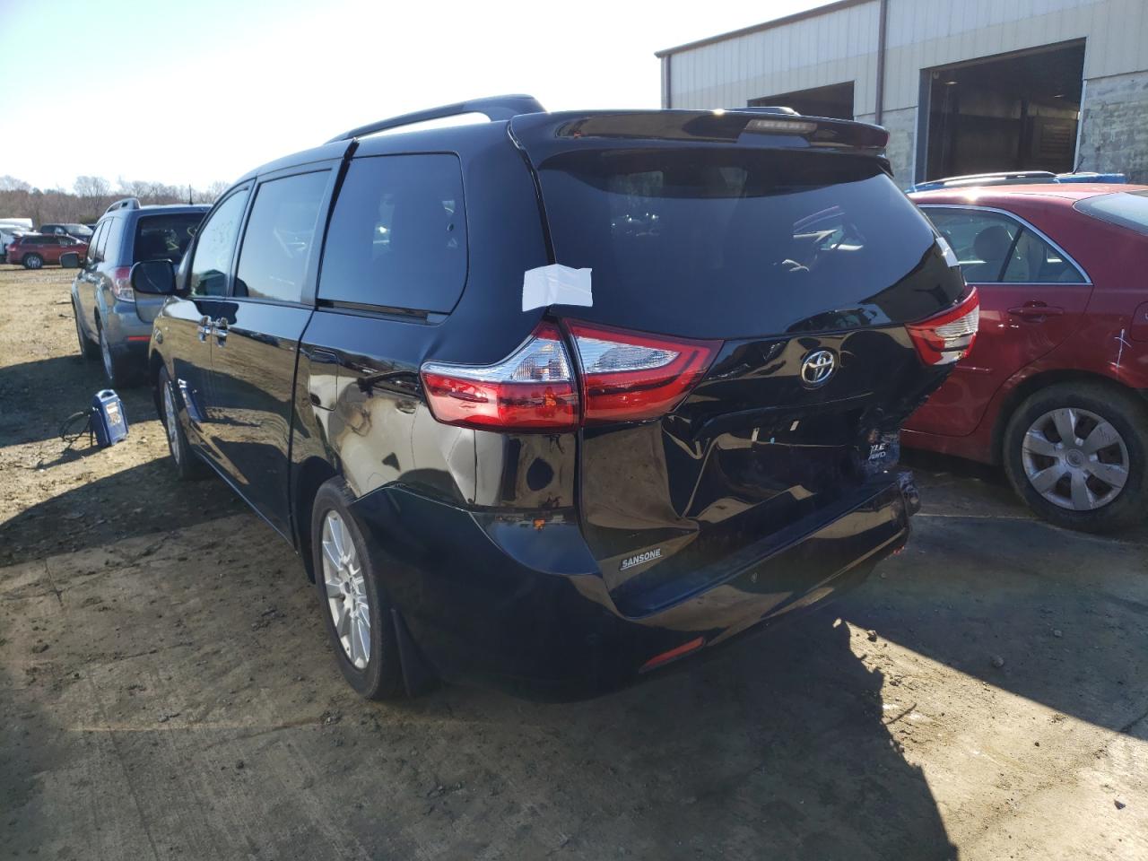 Photo 3 from auction – 2017 TOYOTA SIENNA XLE with VIN 5TDDZ3DC3HS187708