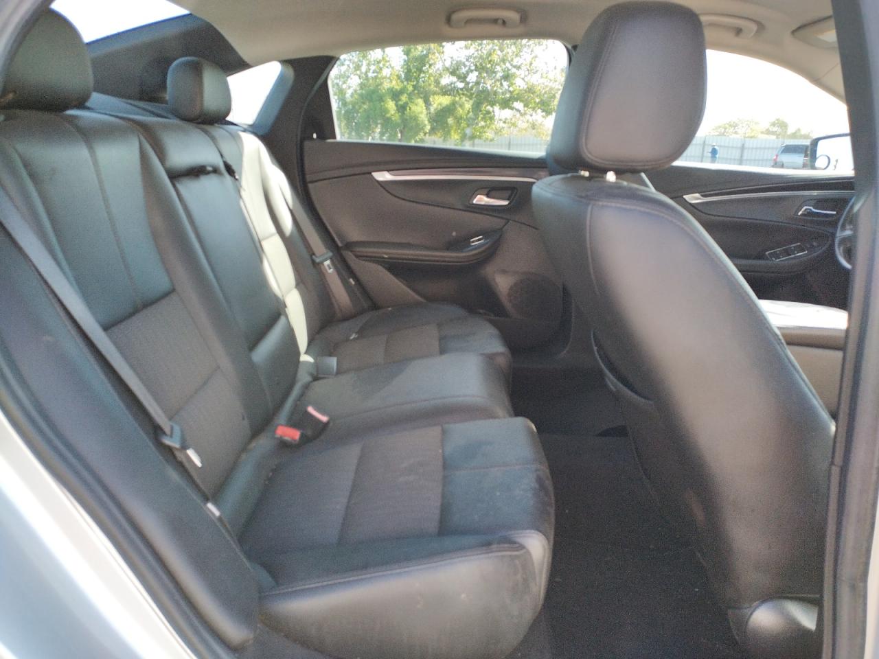 Photo 6 from auction – 2017 CHEVROLET IMPALA LT with VIN 1G1105SA8HU213377