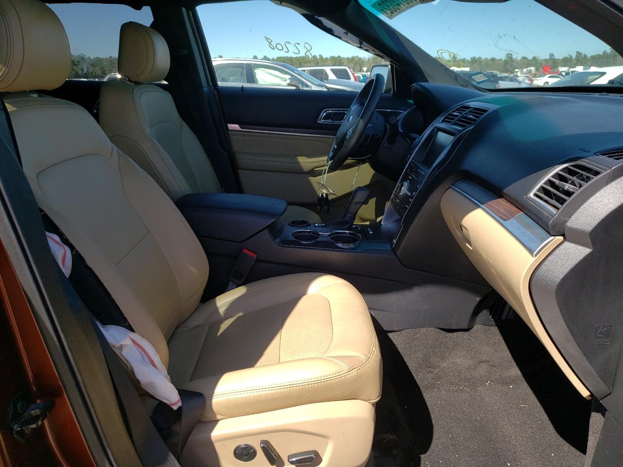 Фото 5 с аукциона – 2016 FORD EXPLORER L с VIN 1FM5K7F87GGA07014