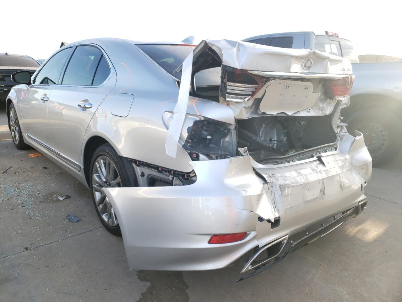 Photo 3 from auction – 2017 LEXUS LS 460 with VIN JTHBL5EF7H5145558