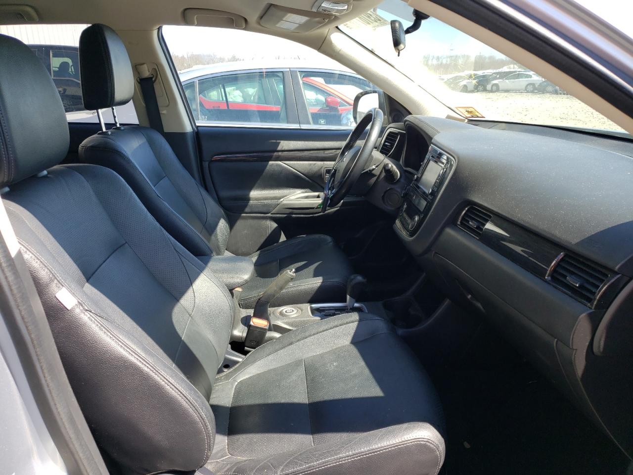 Photo 5 from auction – 2016 MITSUBISHI OUTLANDER with VIN JA4AZ3A35GZ057735