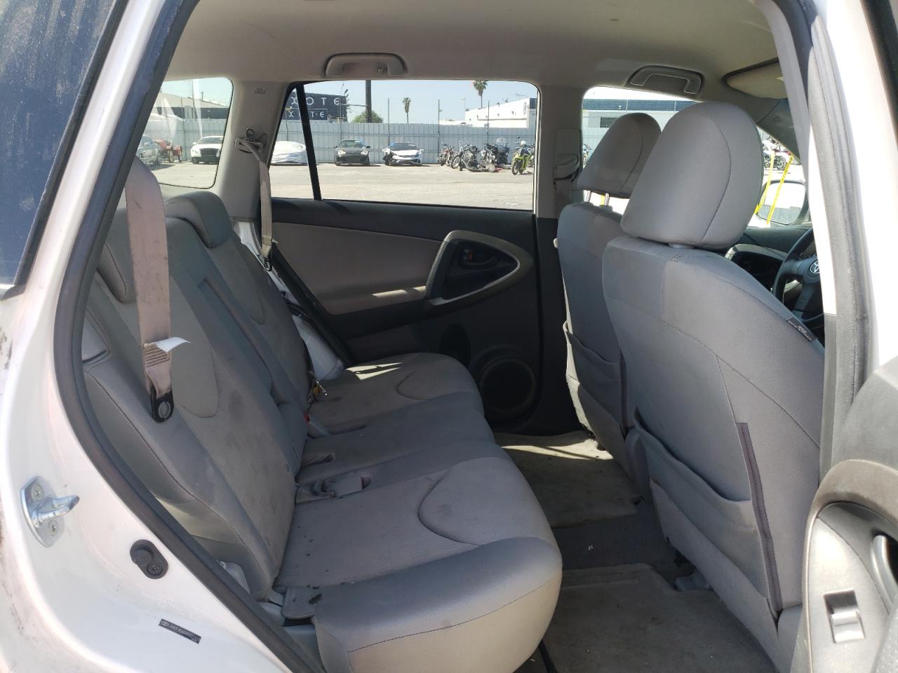 Photo 6 from auction – 2010 TOYOTA RAV4 with VIN JTMZF4DV6A5021653