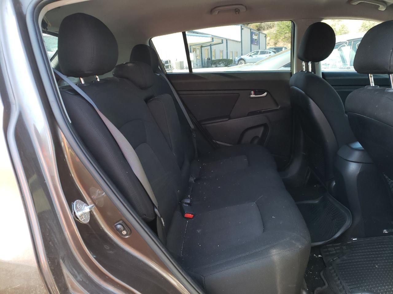 Photo 6 from auction – 2011 KIA SPORTAGE L with VIN KNDPBCA24B7115818