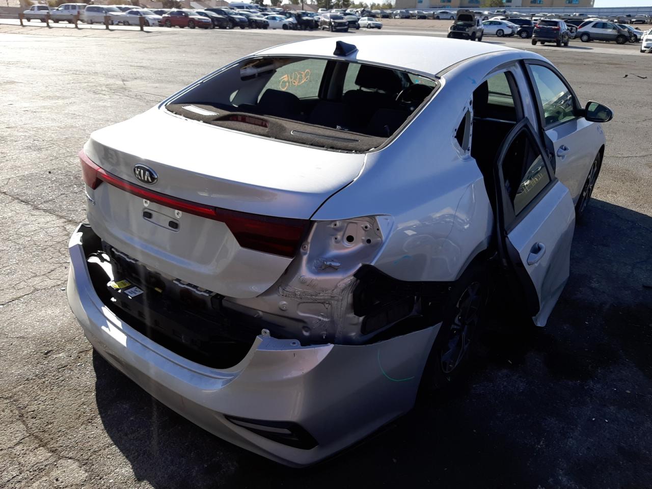 Photo 4 from auction – 2019 KIA FORTE FE with VIN 3KPF24AD6KE136818