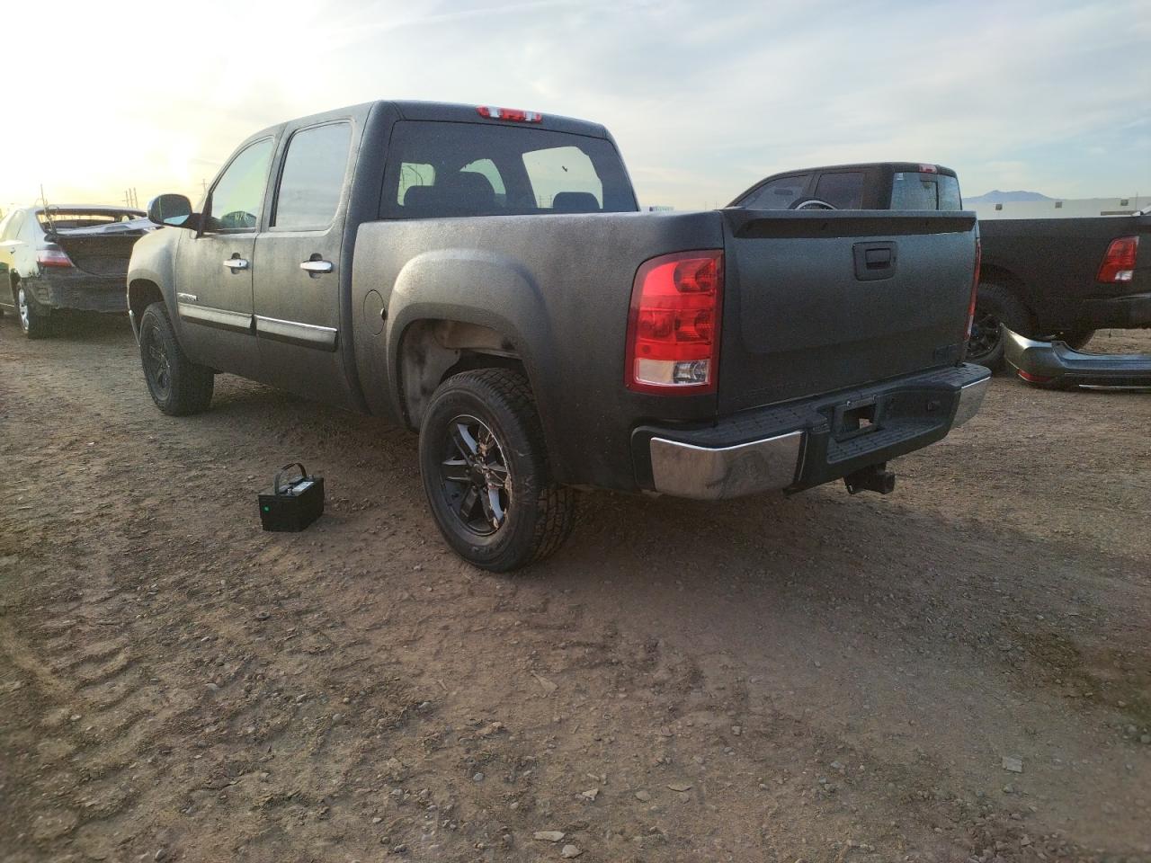 Photo 3 from auction – 2011 GMC SIERRA K15 with VIN 3GTP2VE3XBG322197