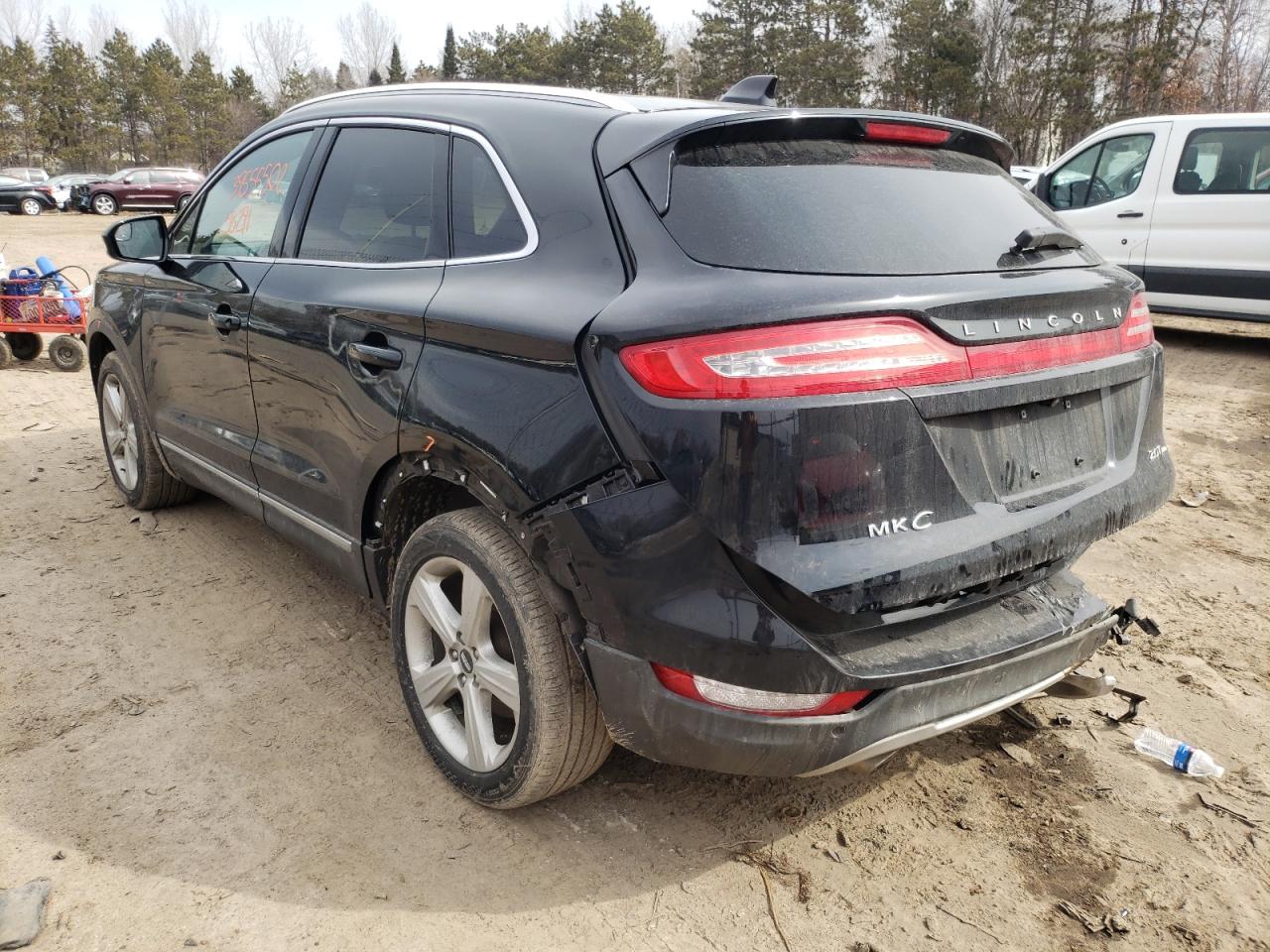 Photo 3 from auction – 2017 LINCOLN MKC PREMIE with VIN 5LMCJ1D93HUL45870