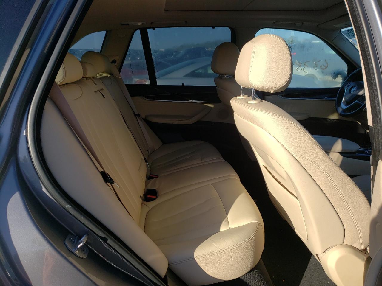 Photo 6 from auction – 2016 BMW X5 XDRIVE3 with VIN 5UXKR0C55G0U47910