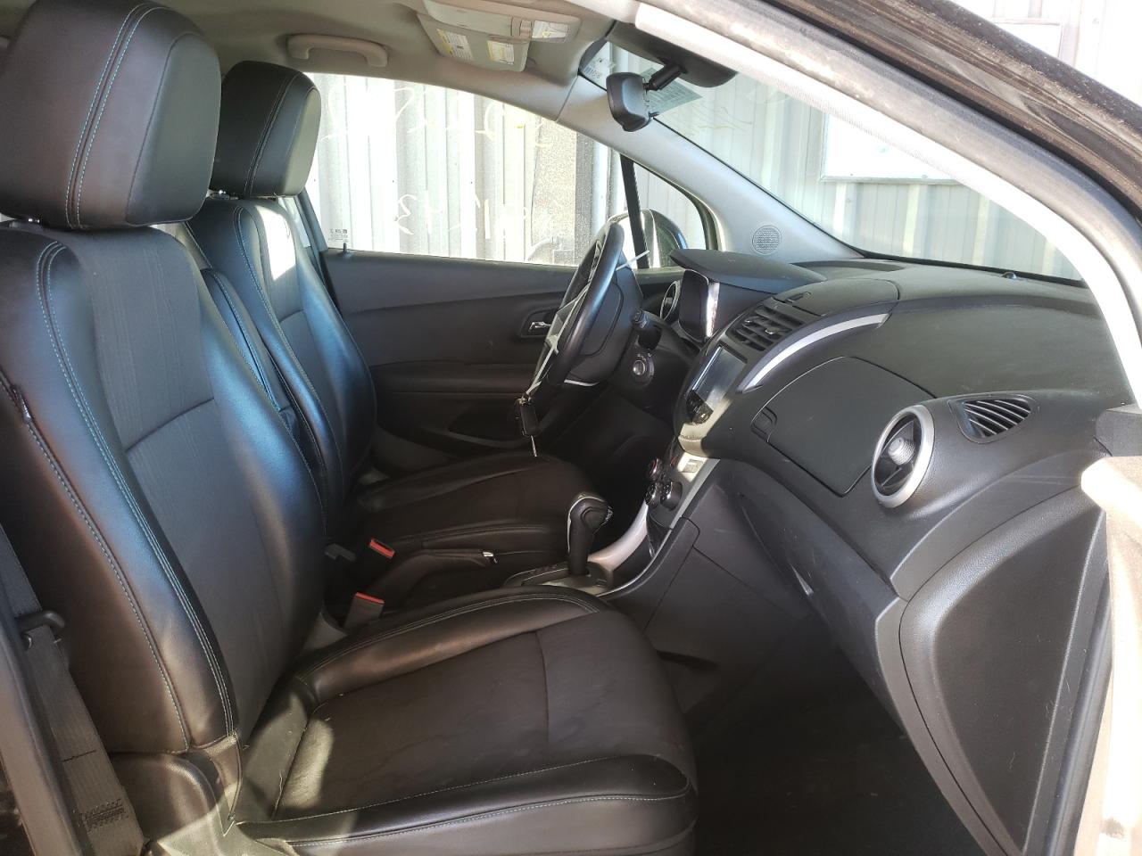 Photo 5 from auction – 2015 CHEVROLET TRAX 1LT with VIN KL7CJLSB4FB079144