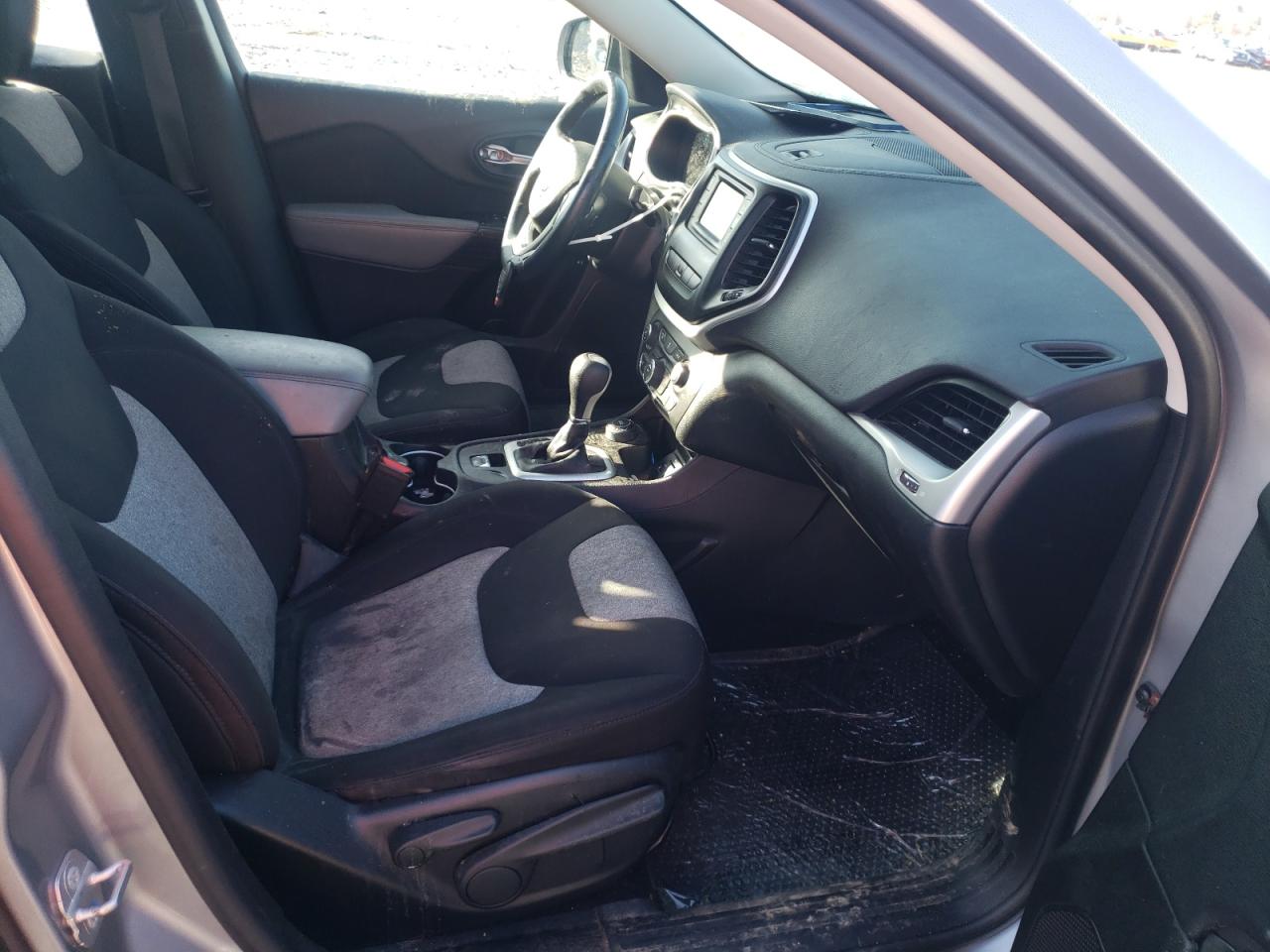 Photo 5 from auction – 2014 JEEP CHEROKEE S with VIN 1C4PJMAB9EW211527