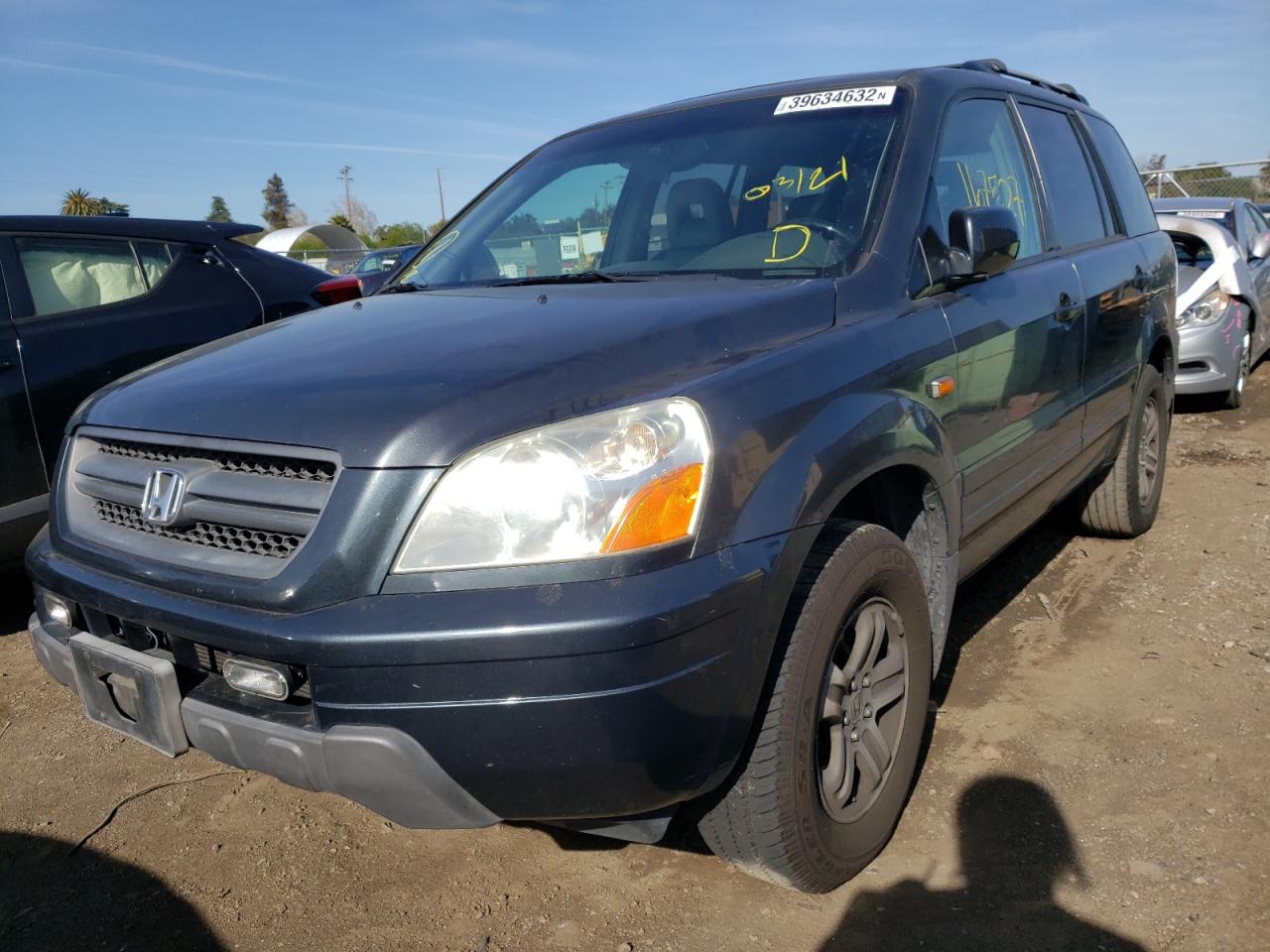 Photo 2 from auction – 2005 HONDA PILOT EXL with VIN 2HKYF18665H530418