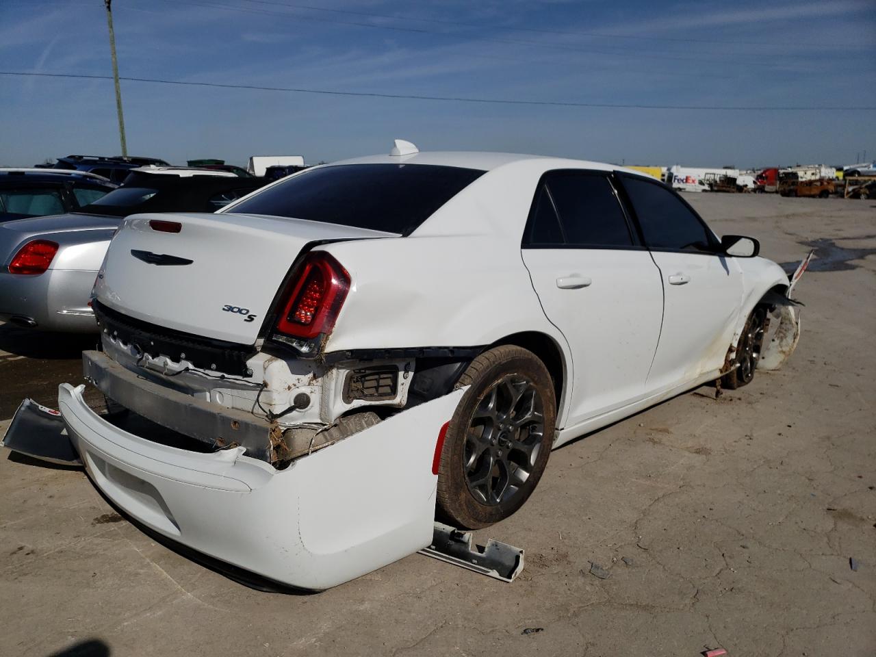 Photo 4 from auction – 2016 CHRYSLER 300 S with VIN 2C3CCAGG6GH296312