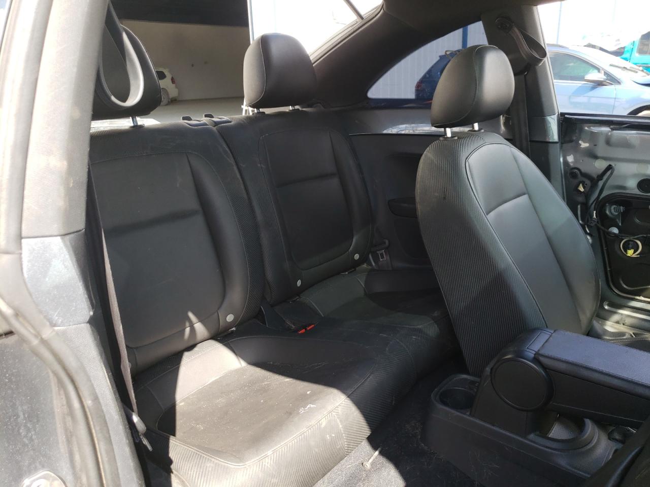 Photo 6 from auction – 2014 VOLKSWAGEN BEETLE with VIN 3VWRL7AT2EM645668