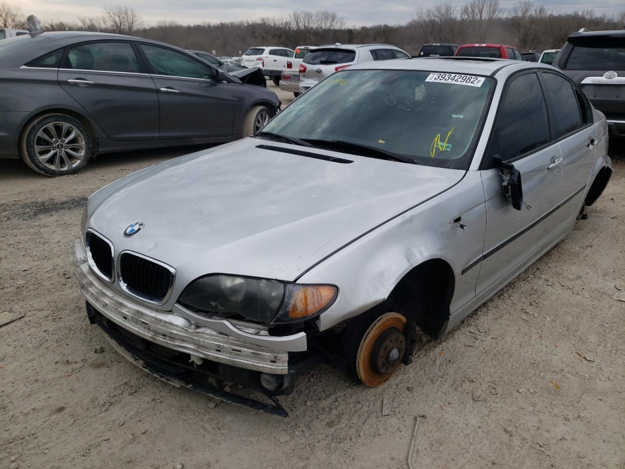 Photo 2 from auction – 2005 BMW 325 I with VIN WBAET37495NJ89116