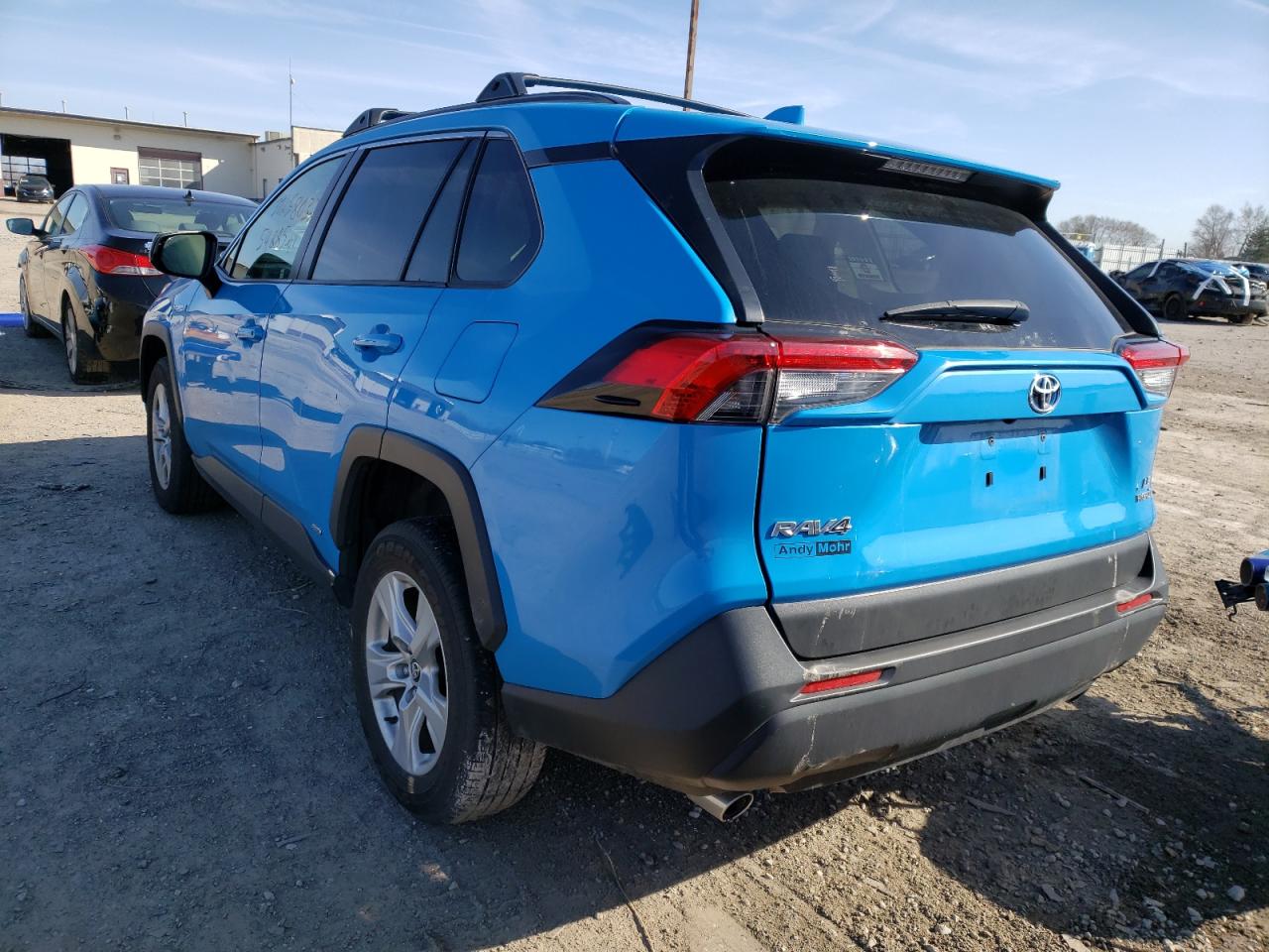Photo 3 from auction – 2020 TOYOTA RAV4 LE with VIN JTMLWRFV5LD526799