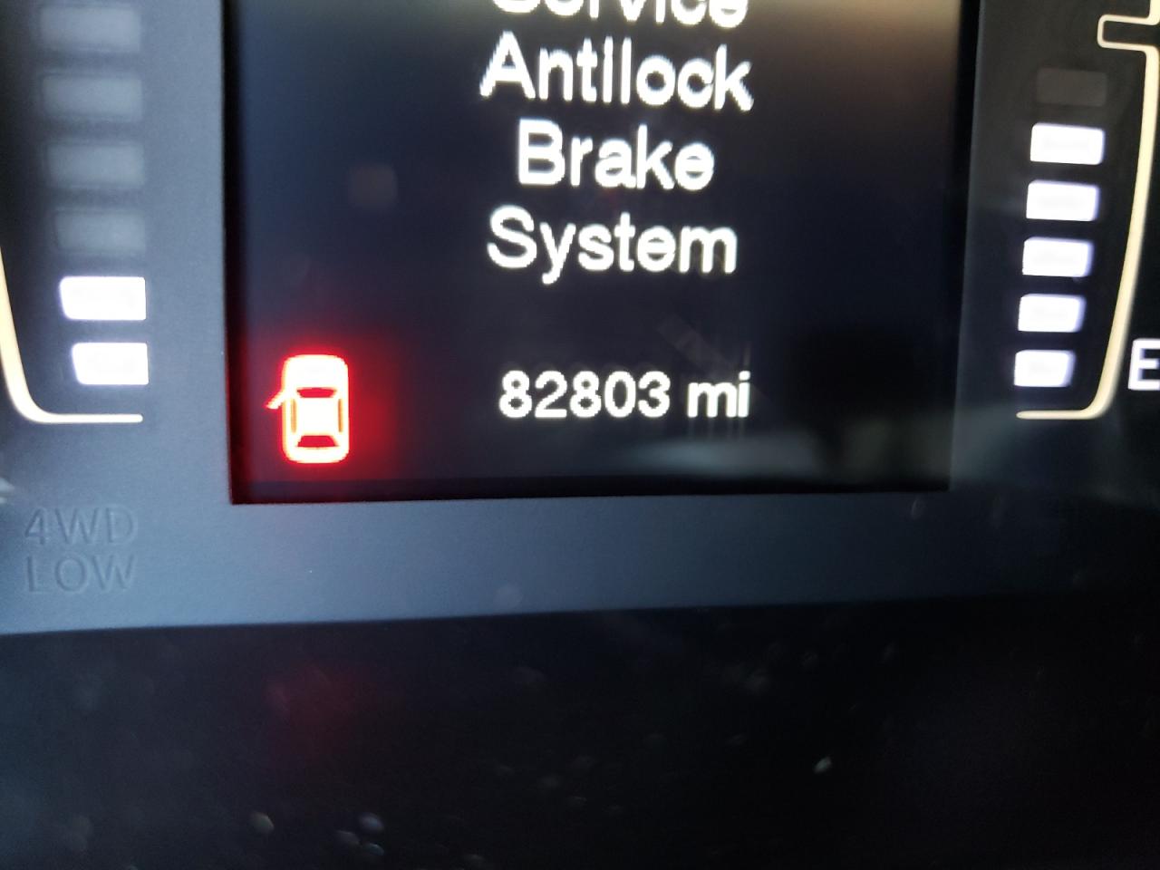 Photo 8 from auction – 2016 JEEP CHEROKEE L with VIN 1C4PJLCB0GW159988