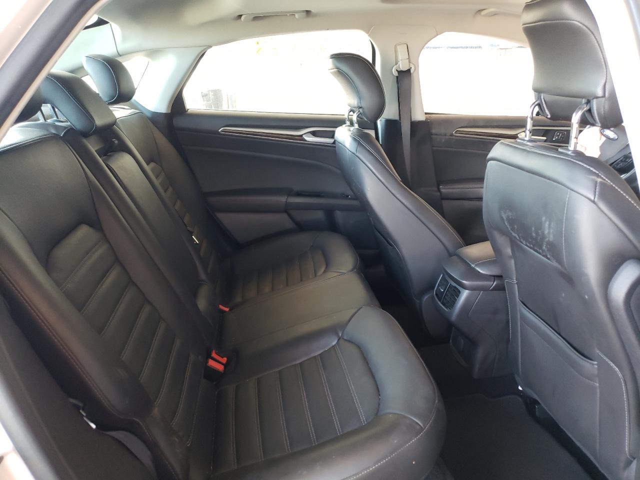Photo 6 from auction – 2014 FORD FUSION SE with VIN 3FA6P0HD5ER224097