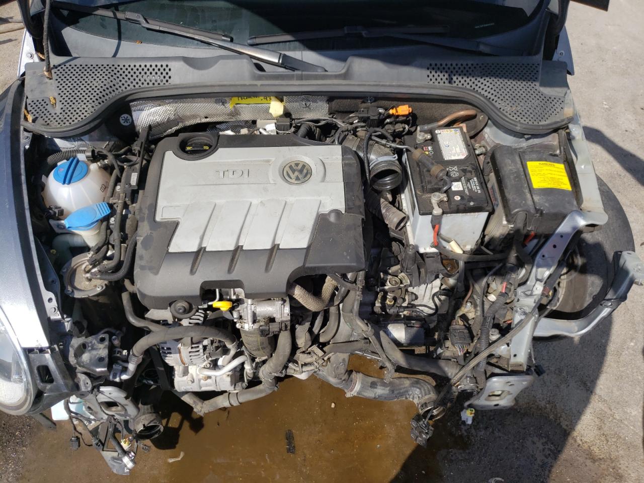 Photo 7 from auction – 2014 VOLKSWAGEN BEETLE with VIN 3VWRL7AT2EM645668