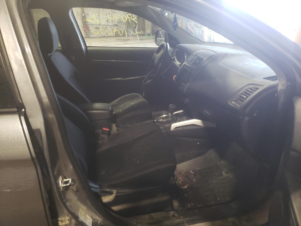 Photo 5 from auction – 2014 MITSUBISHI OUTLANDER with VIN 4A4AR3AU3EE025149