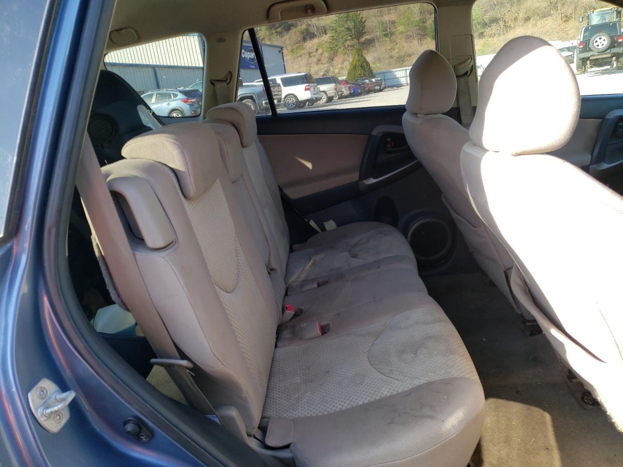 Photo 6 from auction – 2006 TOYOTA RAV4 with VIN JTMBD33V365020423
