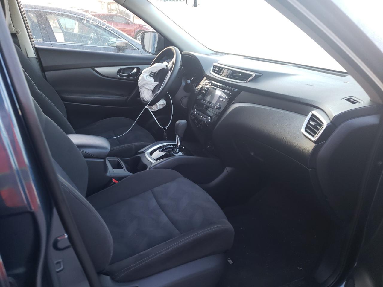 Photo 5 from auction – 2015 NISSAN ROGUE S with VIN KNMAT2MT6FP582424