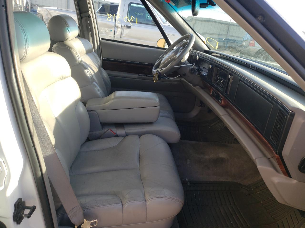 Photo 5 from auction – 1998 BUICK LESABRE LI with VIN 1G4HR52K7WH470827